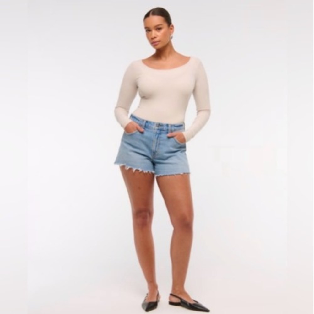 Abercrombie and Fitch Curve Love The 90s Relaxed Cutoff High Rise Denim Shorts